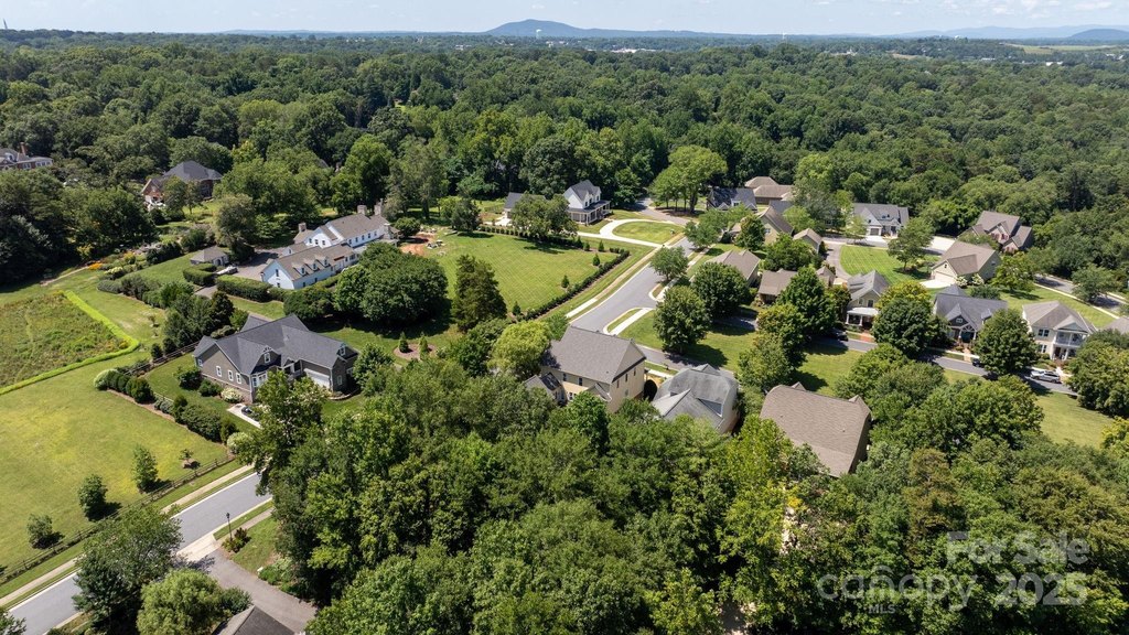 Hickory, North Carolina, 28601, United States, 4 Bedrooms Bedrooms, ,3.5 BathroomsBathrooms,Residential,Forsale,1934926