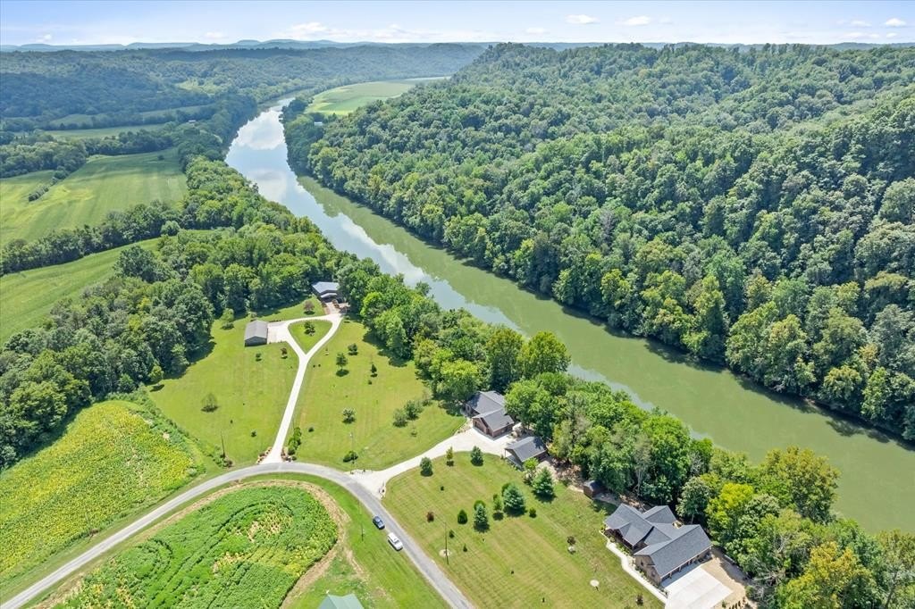 Celina, Tennessee, 38551, United States, 3 Bedrooms Bedrooms, ,2 BathroomsBathrooms,Residential,Forsale,1929825