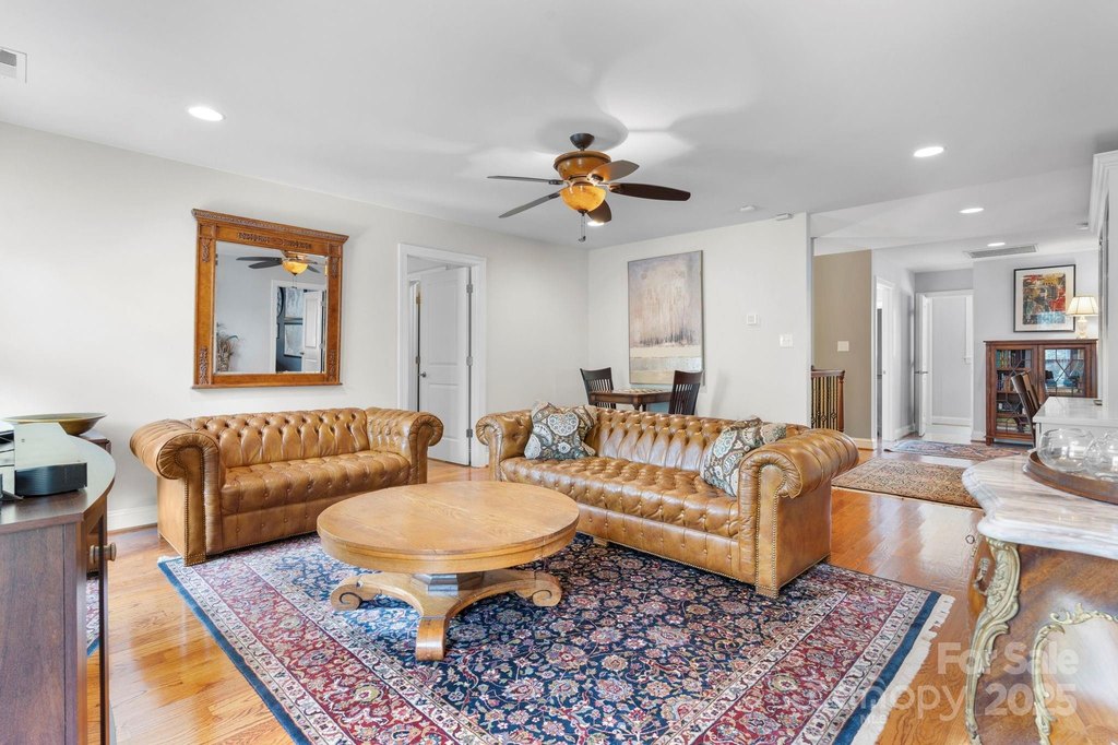 Hickory, North Carolina, 28601, United States, 4 Bedrooms Bedrooms, ,3.5 BathroomsBathrooms,Residential,Forsale,1934926