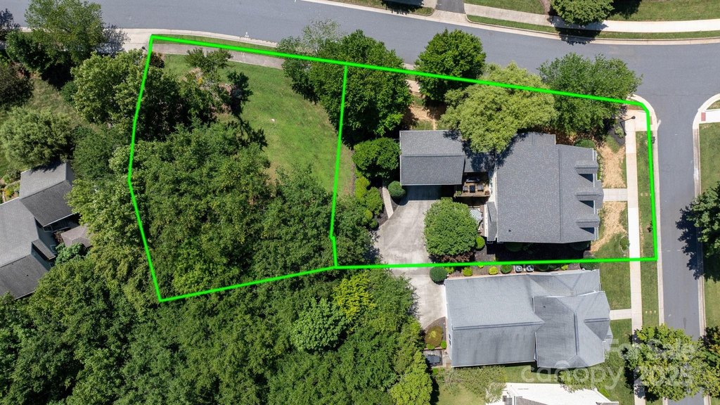 Hickory, North Carolina, 28601, United States, 4 Bedrooms Bedrooms, ,3.5 BathroomsBathrooms,Residential,Forsale,1934926