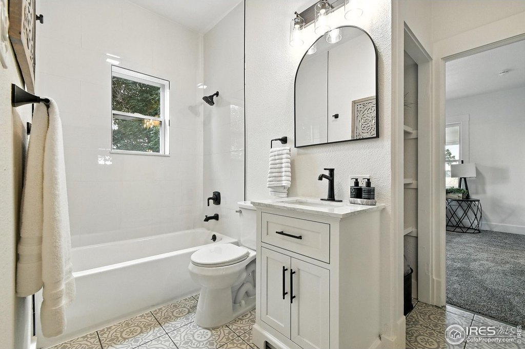 Eaton, Colorado, 80615, United States, 4 Bedrooms Bedrooms, ,2 BathroomsBathrooms,Residential,Forsale,1946718