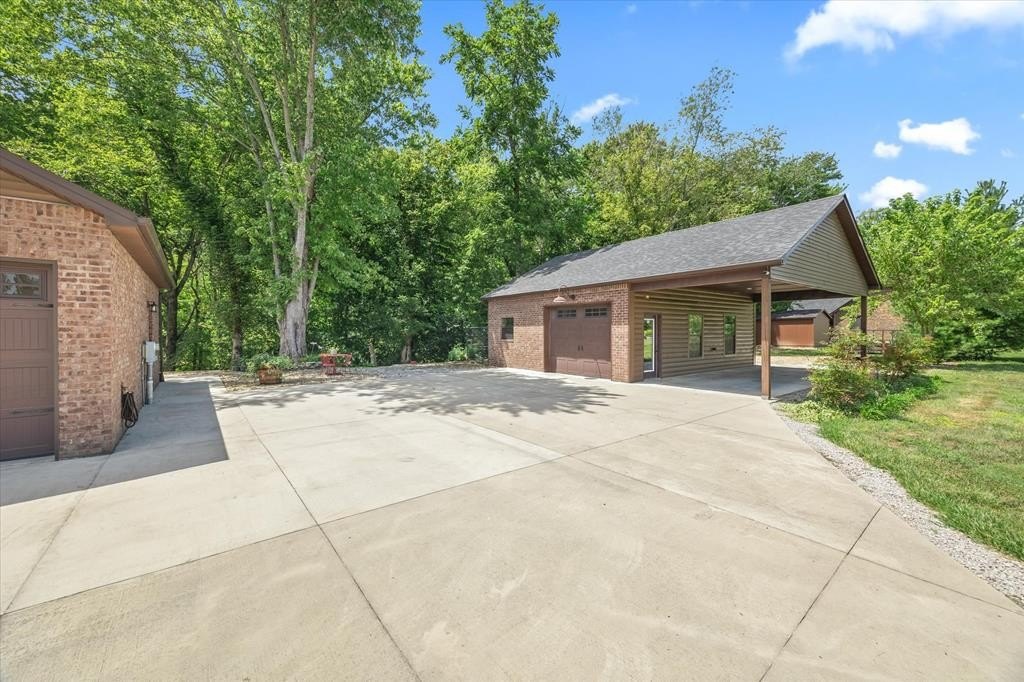 Celina, Tennessee, 38551, United States, 3 Bedrooms Bedrooms, ,2 BathroomsBathrooms,Residential,Forsale,1929825