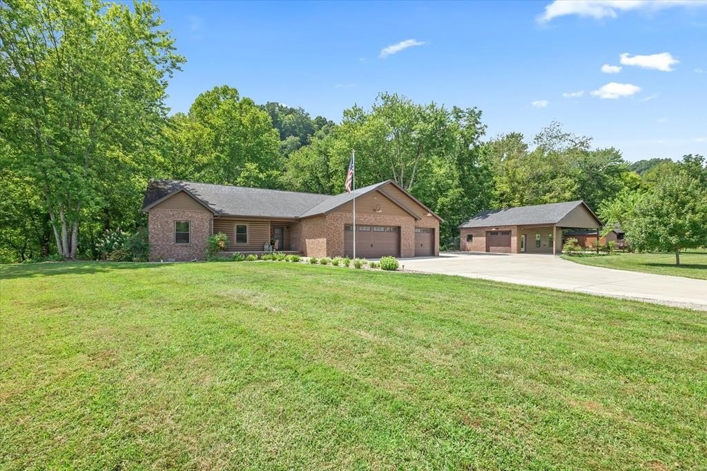 Celina, Tennessee, 38551, United States, 3 Bedrooms Bedrooms, ,2 BathroomsBathrooms,Residential,Forsale,1929825