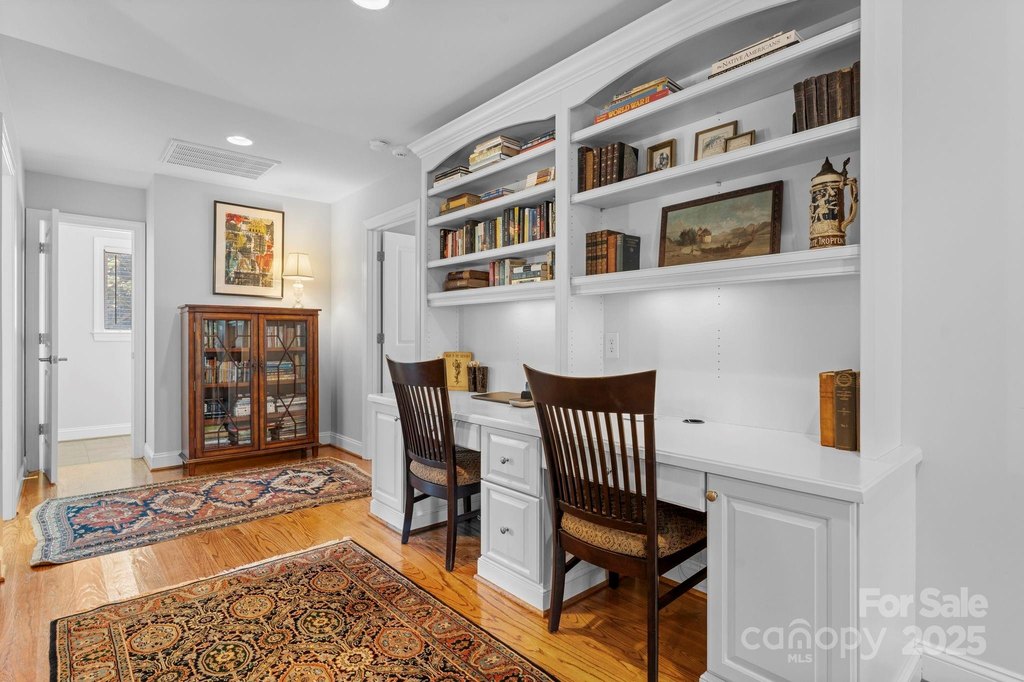 Hickory, North Carolina, 28601, United States, 4 Bedrooms Bedrooms, ,3.5 BathroomsBathrooms,Residential,Forsale,1934926