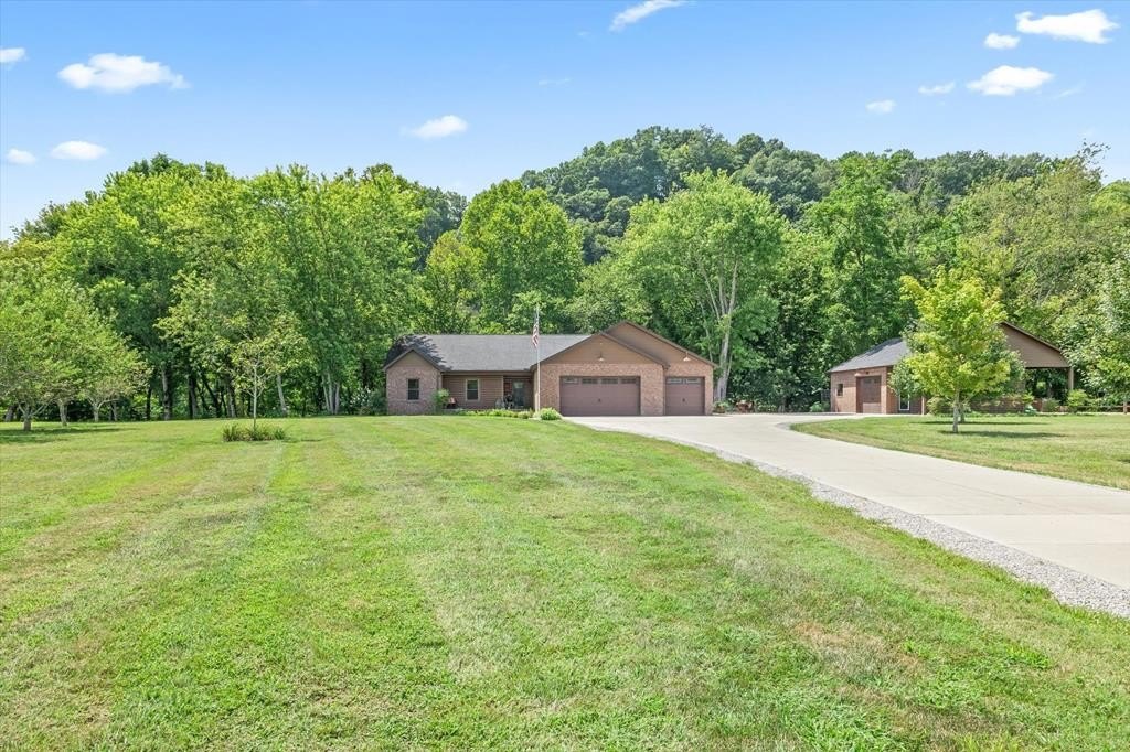 Celina, Tennessee, 38551, United States, 3 Bedrooms Bedrooms, ,2 BathroomsBathrooms,Residential,Forsale,1929825