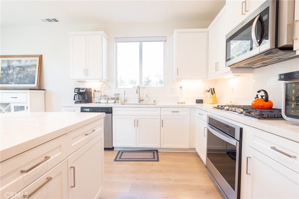 Highland, California, 92346, United States, 5 Bedrooms Bedrooms, ,4 BathroomsBathrooms,Residential,Forsale,1908962