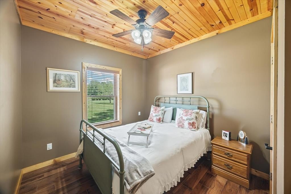 Celina, Tennessee, 38551, United States, 3 Bedrooms Bedrooms, ,2 BathroomsBathrooms,Residential,Forsale,1929825