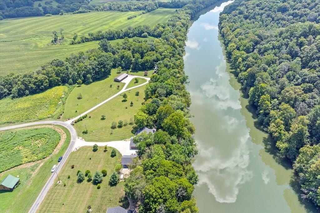 Celina, Tennessee, 38551, United States, 3 Bedrooms Bedrooms, ,2 BathroomsBathrooms,Residential,Forsale,1929825