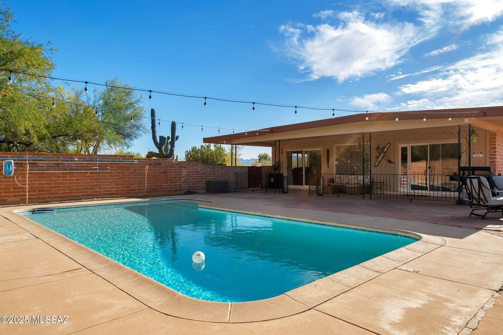 Tucson, Arizona, 85704, United States, 3 Bedrooms Bedrooms, ,2 BathroomsBathrooms,Residential,Forsale,1963524