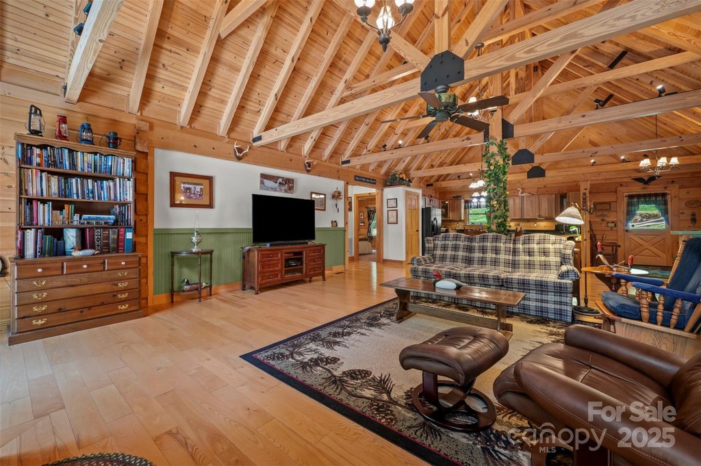 Saluda, North Carolina, 28773, United States, 3 Bedrooms Bedrooms, ,2.5 BathroomsBathrooms,Residential,Forsale,1960262