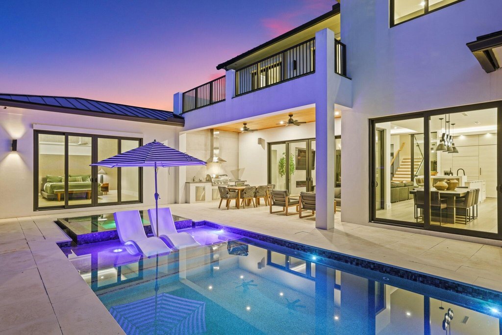 Boynton Beach, Florida, 33435, United States, 5 Bedrooms Bedrooms, ,5.5 BathroomsBathrooms,Residential,Forsale,1996310