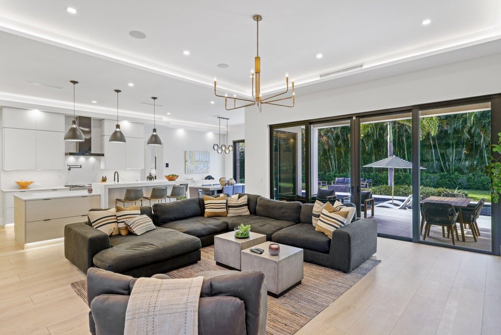 Boynton Beach, Florida, 33435, United States, 5 Bedrooms Bedrooms, ,5.5 BathroomsBathrooms,Residential,Forsale,1996310