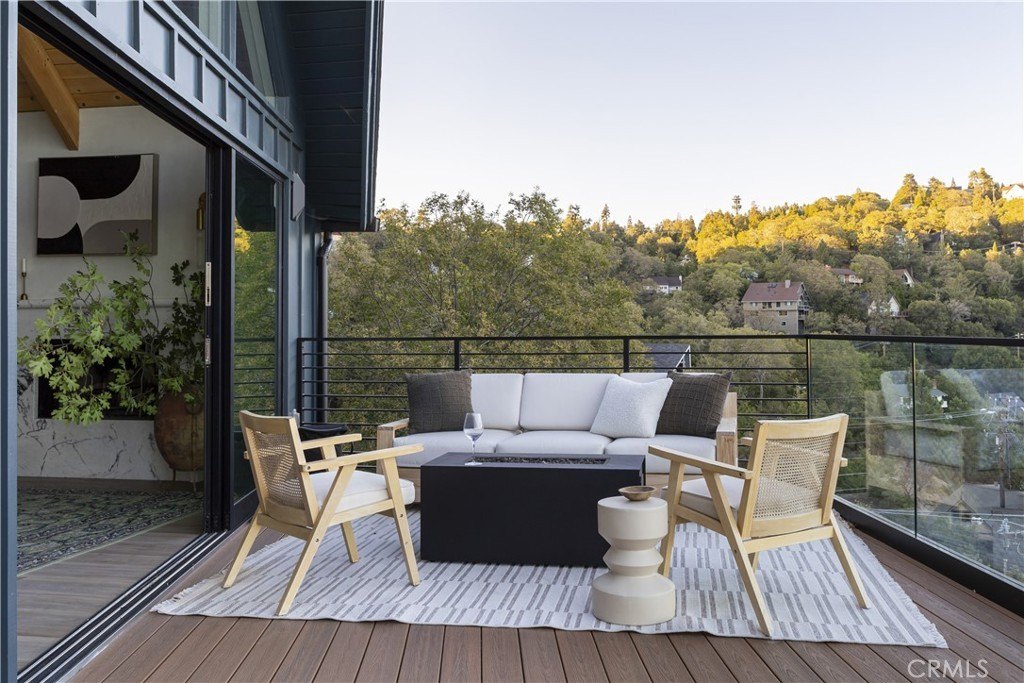 Lake Arrowhead, California, 92352, United States, 5 Bedrooms Bedrooms, ,4.5 BathroomsBathrooms,Residential,Forsale,1934019