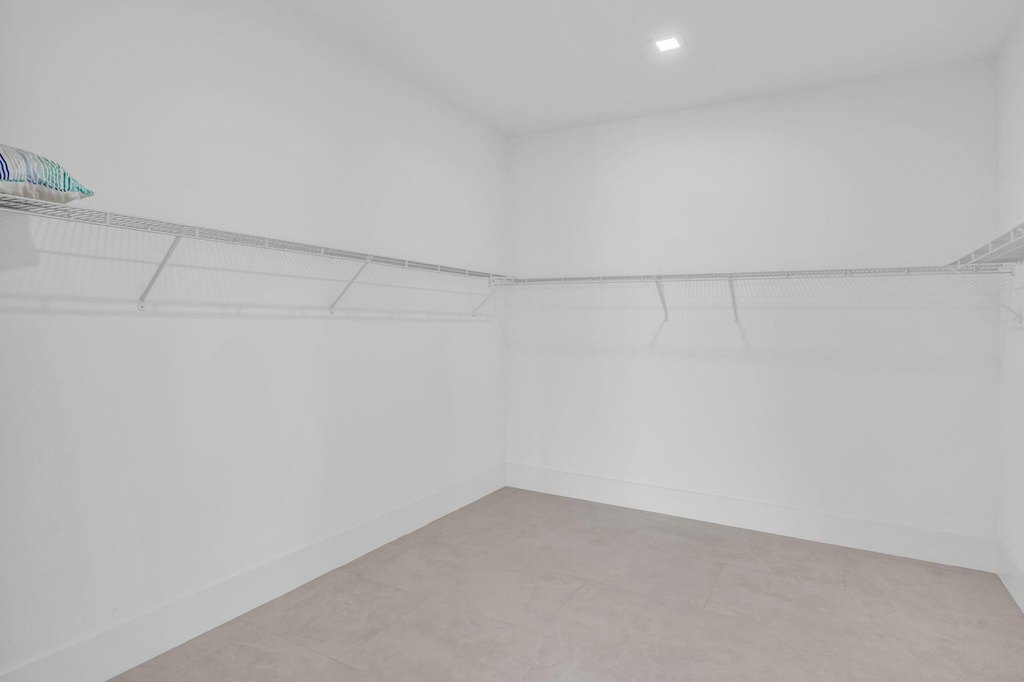 MARATHON, Florida, 33050, United States, 5 Bedrooms Bedrooms, ,5.5 BathroomsBathrooms,Residential,Forsale,1968258