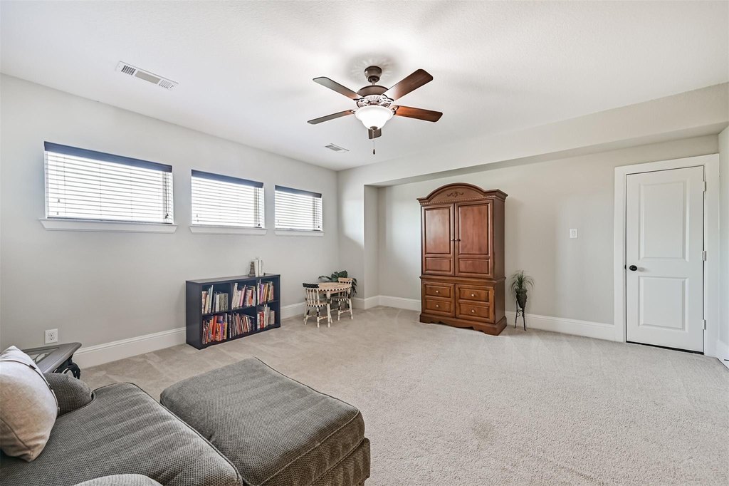 Friendswood, Texas, 77546, United States, 5 Bedrooms Bedrooms, ,4 BathroomsBathrooms,Residential,Forsale,1936498