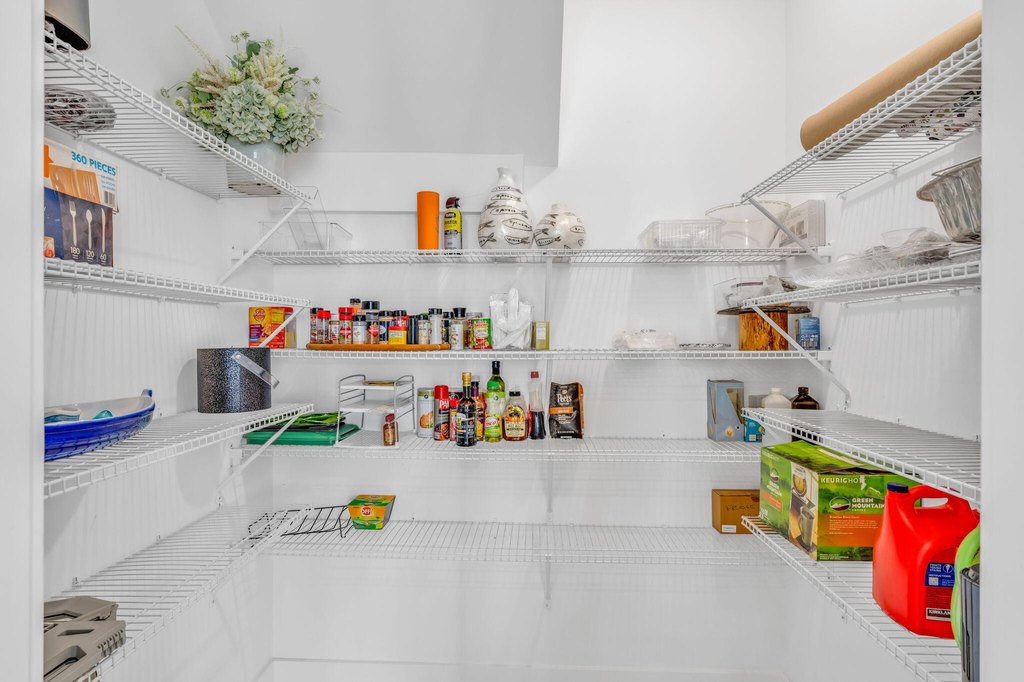 MARATHON, Florida, 33050, United States, 5 Bedrooms Bedrooms, ,5.5 BathroomsBathrooms,Residential,Forsale,1968258