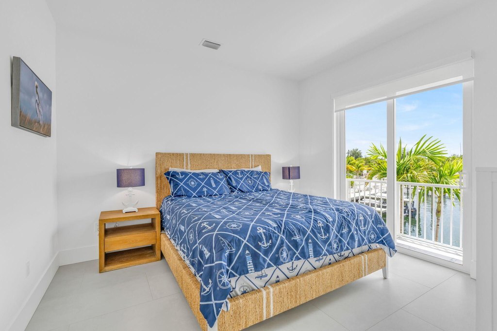 MARATHON, Florida, 33050, United States, 5 Bedrooms Bedrooms, ,5.5 BathroomsBathrooms,Residential,Forsale,1968258