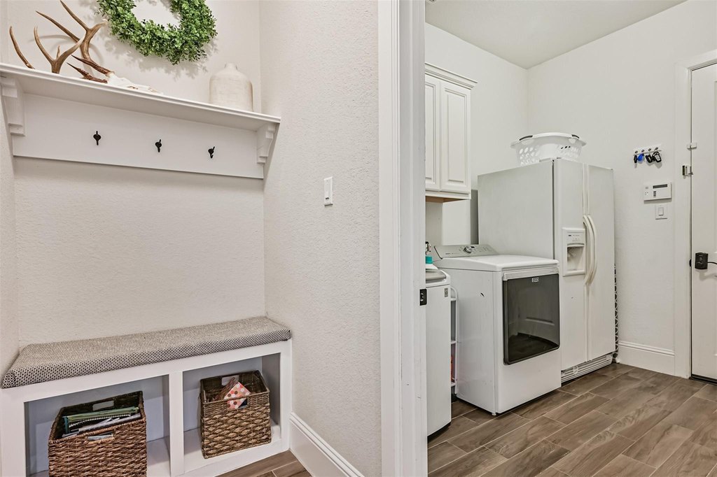 Friendswood, Texas, 77546, United States, 5 Bedrooms Bedrooms, ,4 BathroomsBathrooms,Residential,Forsale,1936498