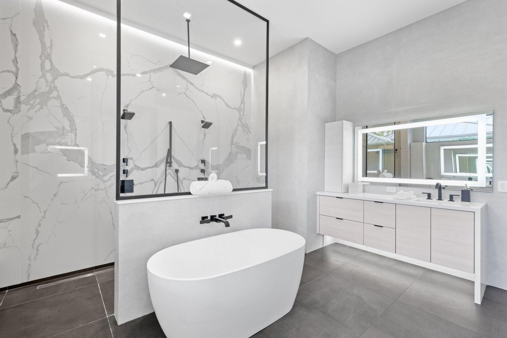 Boynton Beach, Florida, 33435, United States, 5 Bedrooms Bedrooms, ,5.5 BathroomsBathrooms,Residential,Forsale,1996310