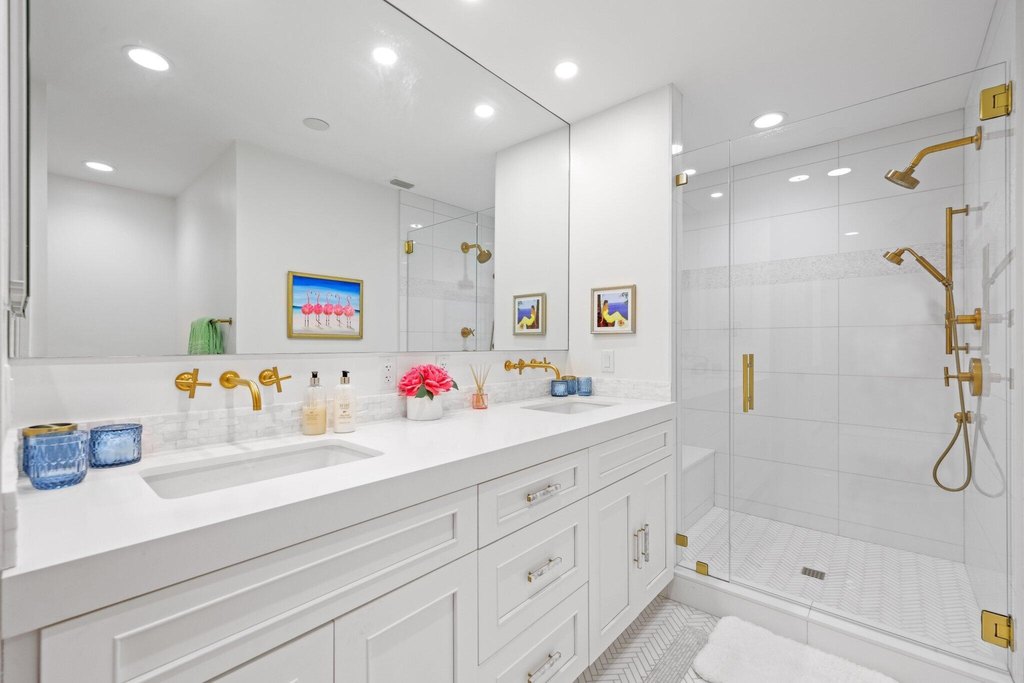 Delray Beach, Florida, 33483, United States, 5 Bedrooms Bedrooms, ,5.5 BathroomsBathrooms,Residential,Forsale,1996331