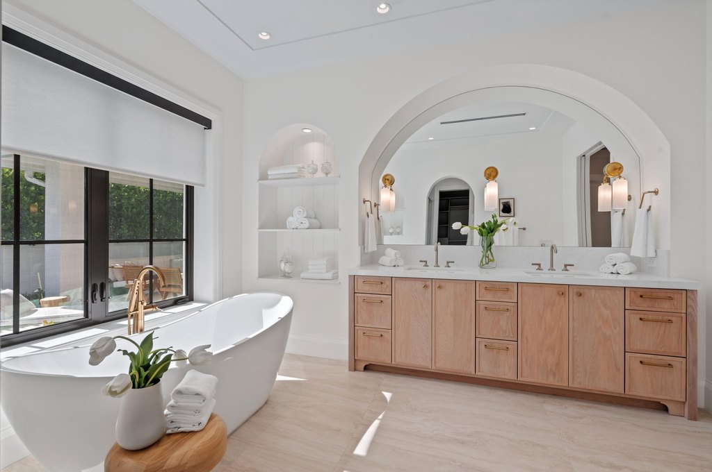 Delray Beach, Florida, 33444, United States, 4 Bedrooms Bedrooms, ,3.5 BathroomsBathrooms,Residential,Forsale,1929735