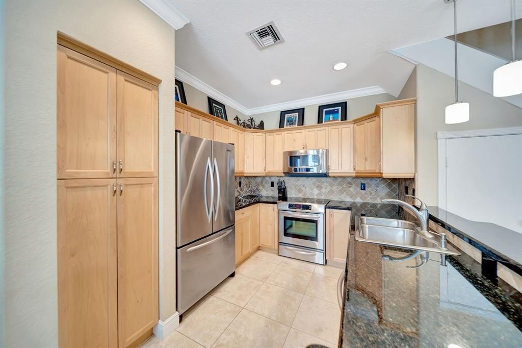 Fort Lauderdale, Florida, 33315, United States, 3 Bedrooms Bedrooms, ,2.5 BathroomsBathrooms,Residential,Forsale,1959734