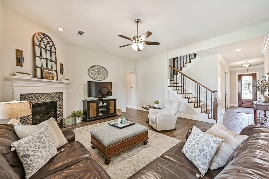 Friendswood, Texas, 77546, United States, 5 Bedrooms Bedrooms, ,4 BathroomsBathrooms,Residential,Forsale,1936498