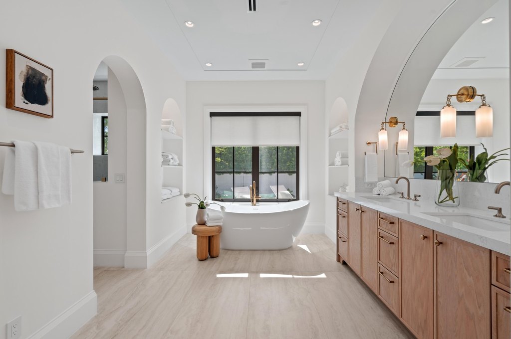 Delray Beach, Florida, 33444, United States, 4 Bedrooms Bedrooms, ,3.5 BathroomsBathrooms,Residential,Forsale,1929735