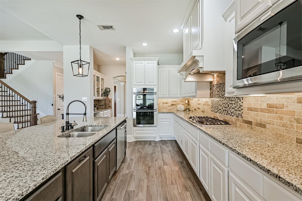 Friendswood, Texas, 77546, United States, 5 Bedrooms Bedrooms, ,4 BathroomsBathrooms,Residential,Forsale,1936498