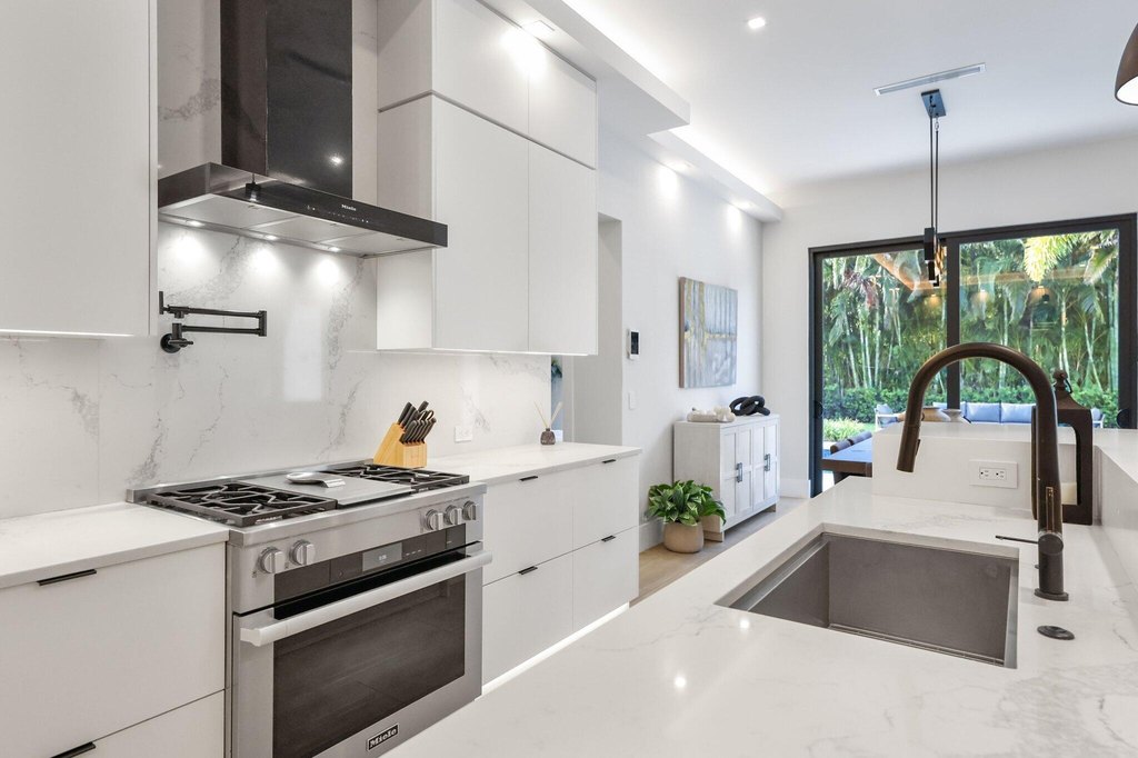 Boynton Beach, Florida, 33435, United States, 5 Bedrooms Bedrooms, ,5.5 BathroomsBathrooms,Residential,Forsale,1996310