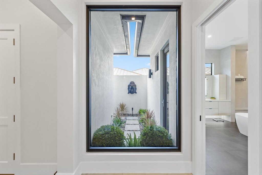 Boynton Beach, Florida, 33435, United States, 5 Bedrooms Bedrooms, ,5.5 BathroomsBathrooms,Residential,Forsale,1996310