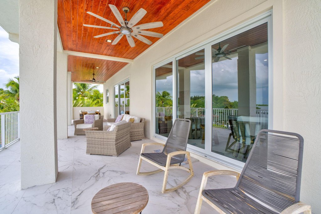 MARATHON, Florida, 33050, United States, 5 Bedrooms Bedrooms, ,5.5 BathroomsBathrooms,Residential,Forsale,1968258