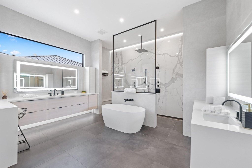 Boynton Beach, Florida, 33435, United States, 5 Bedrooms Bedrooms, ,5.5 BathroomsBathrooms,Residential,Forsale,1996310