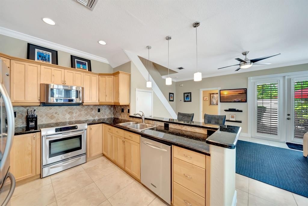 Fort Lauderdale, Florida, 33315, United States, 3 Bedrooms Bedrooms, ,2.5 BathroomsBathrooms,Residential,Forsale,1959734