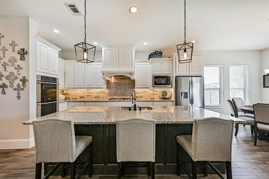 Friendswood, Texas, 77546, United States, 5 Bedrooms Bedrooms, ,4 BathroomsBathrooms,Residential,Forsale,1936498