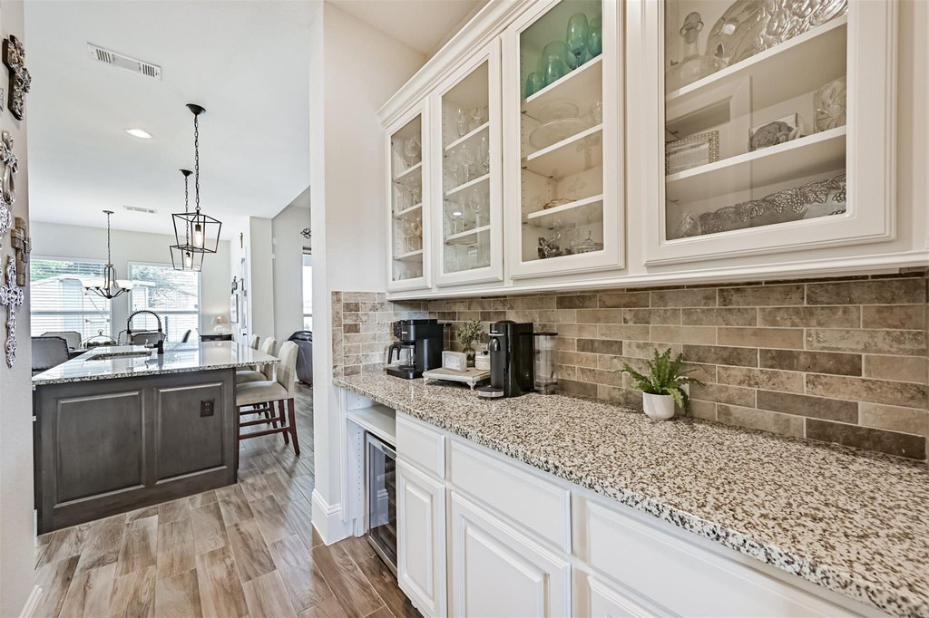 Friendswood, Texas, 77546, United States, 5 Bedrooms Bedrooms, ,4 BathroomsBathrooms,Residential,Forsale,1936498