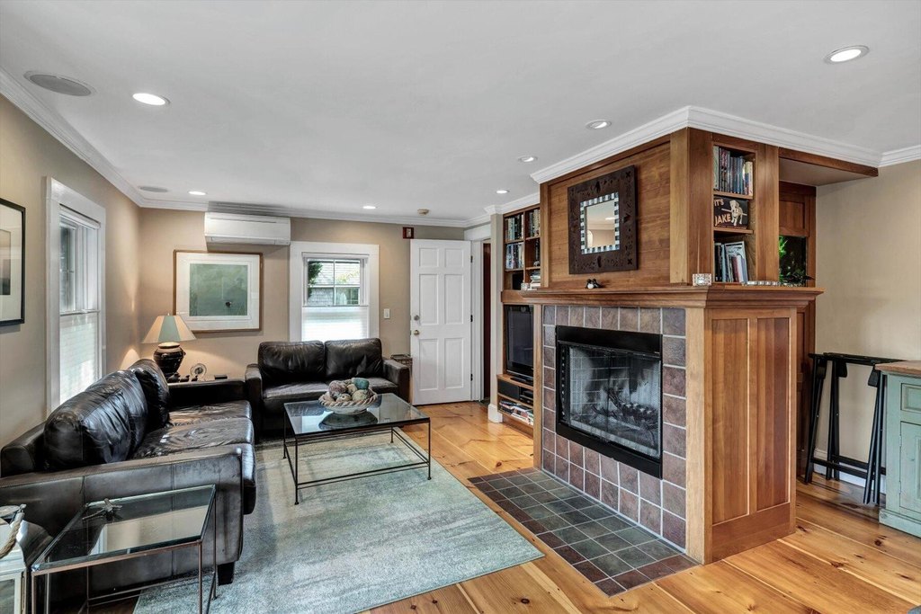 Provincetown, Massachusetts, 02657, United States, 8 Bedrooms Bedrooms, ,7 BathroomsBathrooms,Residential,Forsale,1883799