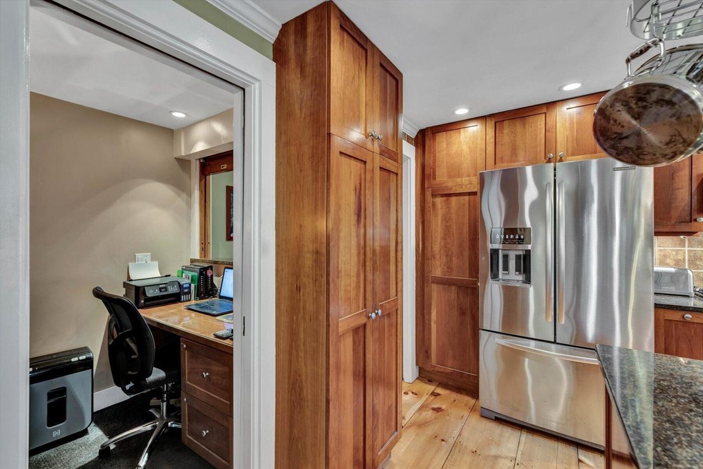 Provincetown, Massachusetts, 02657, United States, 8 Bedrooms Bedrooms, ,7 BathroomsBathrooms,Residential,Forsale,1883799