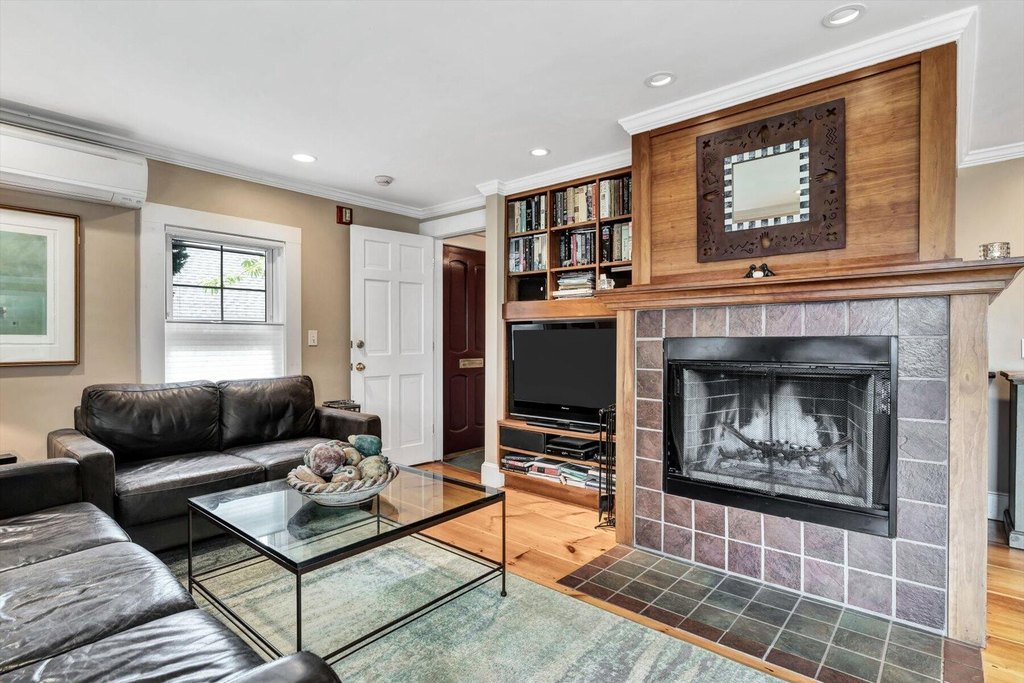 Provincetown, Massachusetts, 02657, United States, 8 Bedrooms Bedrooms, ,7 BathroomsBathrooms,Residential,Forsale,1883799
