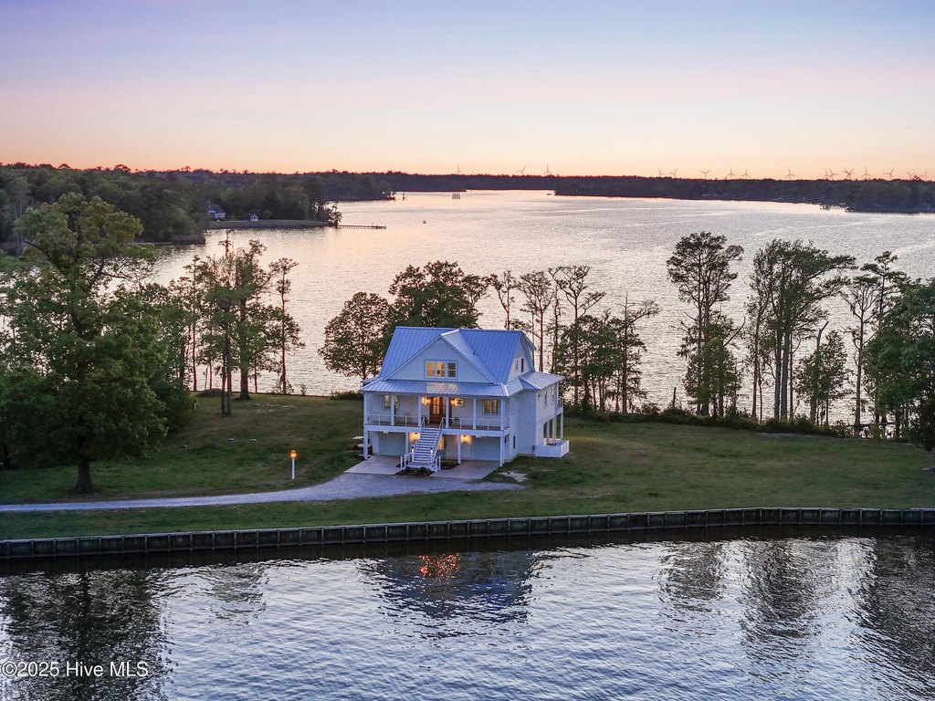 Edenton, North Carolina, 27932, United States, 4 Bedrooms Bedrooms, ,4.5 BathroomsBathrooms,Residential,Forsale,1892313