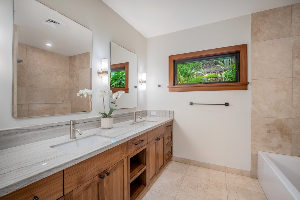 Kailua-Kona, Hawaii, 96740, United States, 4 Bedrooms Bedrooms, ,3 BathroomsBathrooms,Residential,Forsale,1929296