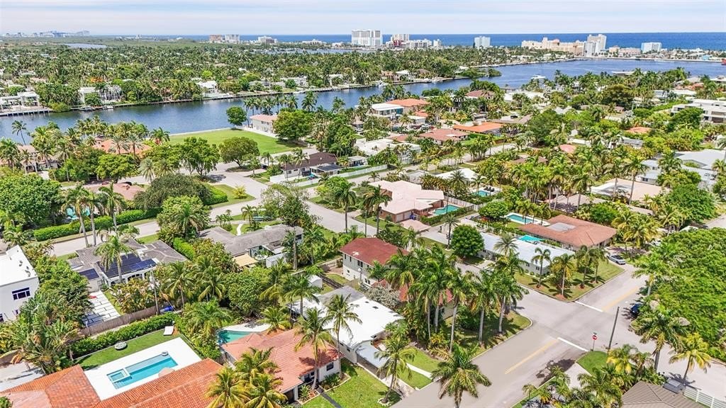 Hollywood, Florida, 33019, United States, 2 Bedrooms Bedrooms, ,2 BathroomsBathrooms,Residential,Forsale,1903988
