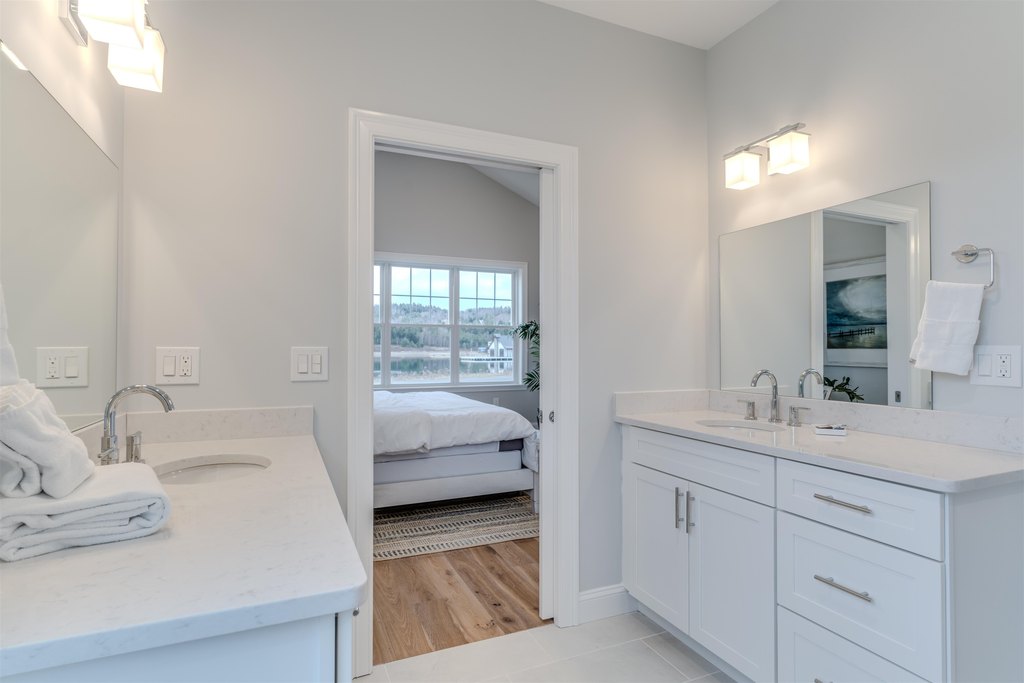 Thornton, New Hampshire, 03285, United States, 3 Bedrooms Bedrooms, ,2.5 BathroomsBathrooms,Residential,Forsale,2010608