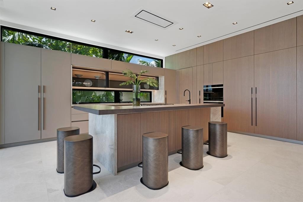 Fort Lauderdale, Florida, 33316, United States, 8 Bedrooms Bedrooms, ,6.5 BathroomsBathrooms,Residential,Forsale,1927580