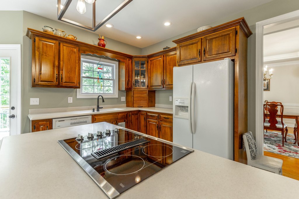 Hixson, Tennessee, 37343, United States, 4 Bedrooms Bedrooms, ,3.5 BathroomsBathrooms,Residential,Forsale,1894357