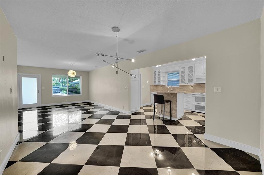 Hollywood, Florida, 33019, United States, 2 Bedrooms Bedrooms, ,2 BathroomsBathrooms,Residential,Forsale,1903988