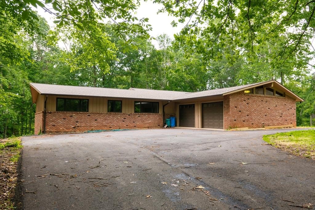 COOKEVILLE, Tennessee, 38501, United States, 5 Bedrooms Bedrooms, ,3.5 BathroomsBathrooms,Residential,Forsale,1885988