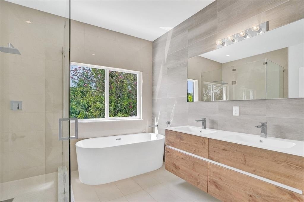 Fort Lauderdale, Florida, 33304, United States, 3 Bedrooms Bedrooms, ,2.5 BathroomsBathrooms,Residential,Forsale,1927579