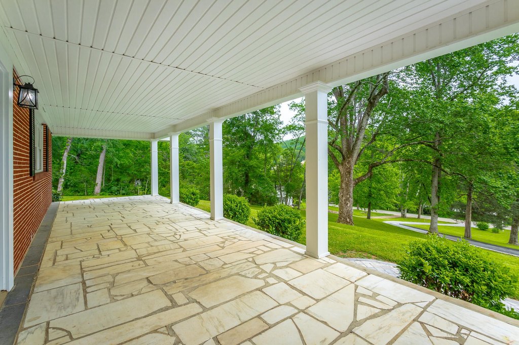Chattanooga, Tennessee, 37415, United States, 3 Bedrooms Bedrooms, ,2 BathroomsBathrooms,Residential,Forsale,1894396