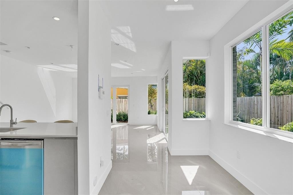 Fort Lauderdale, Florida, 33304, United States, 3 Bedrooms Bedrooms, ,2.5 BathroomsBathrooms,Residential,Forsale,1927579